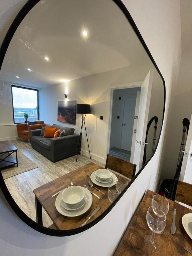 Kingsbridge Point - Cosy One Bed Apartments Near Town Centre, Swindon Kültér fotó