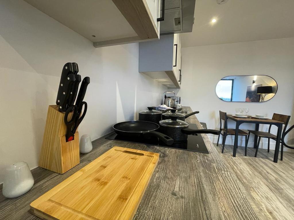Kingsbridge Point - Cosy One Bed Apartments Near Town Centre, Swindon Kültér fotó
