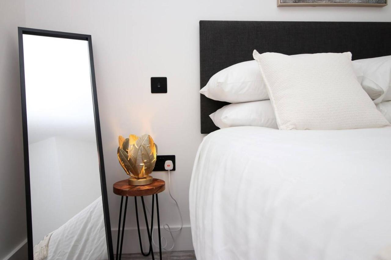 Kingsbridge Point - Cosy One Bed Apartments Near Town Centre, Swindon Kültér fotó