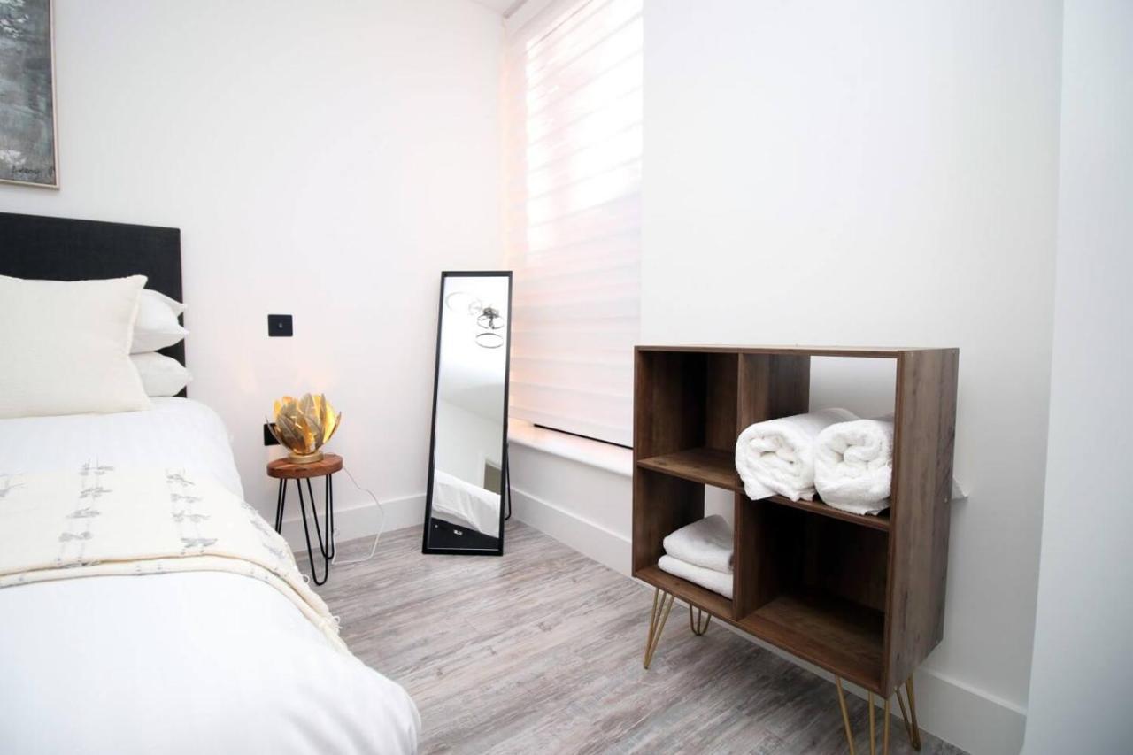 Kingsbridge Point - Cosy One Bed Apartments Near Town Centre, Swindon Kültér fotó