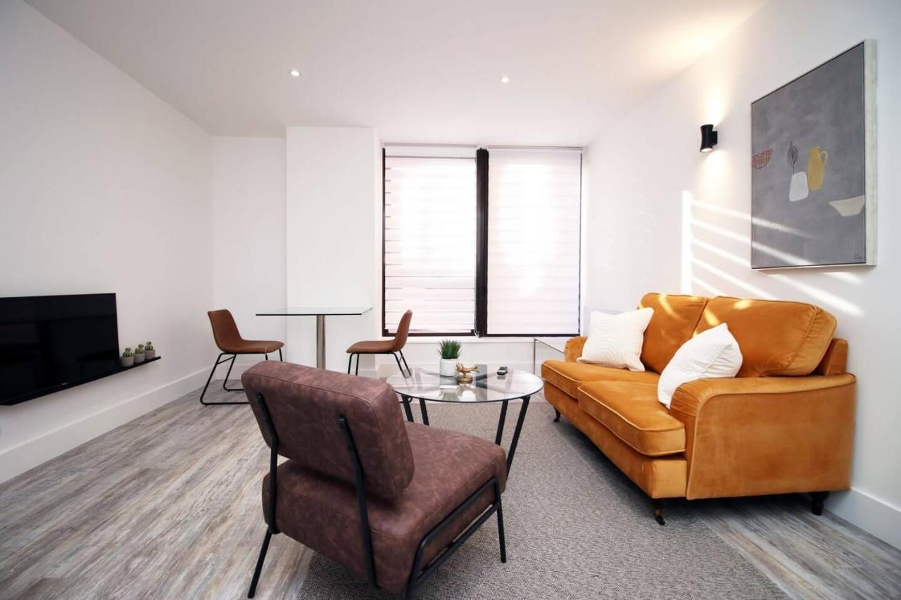 Kingsbridge Point - Cosy One Bed Apartments Near Town Centre, Swindon Kültér fotó