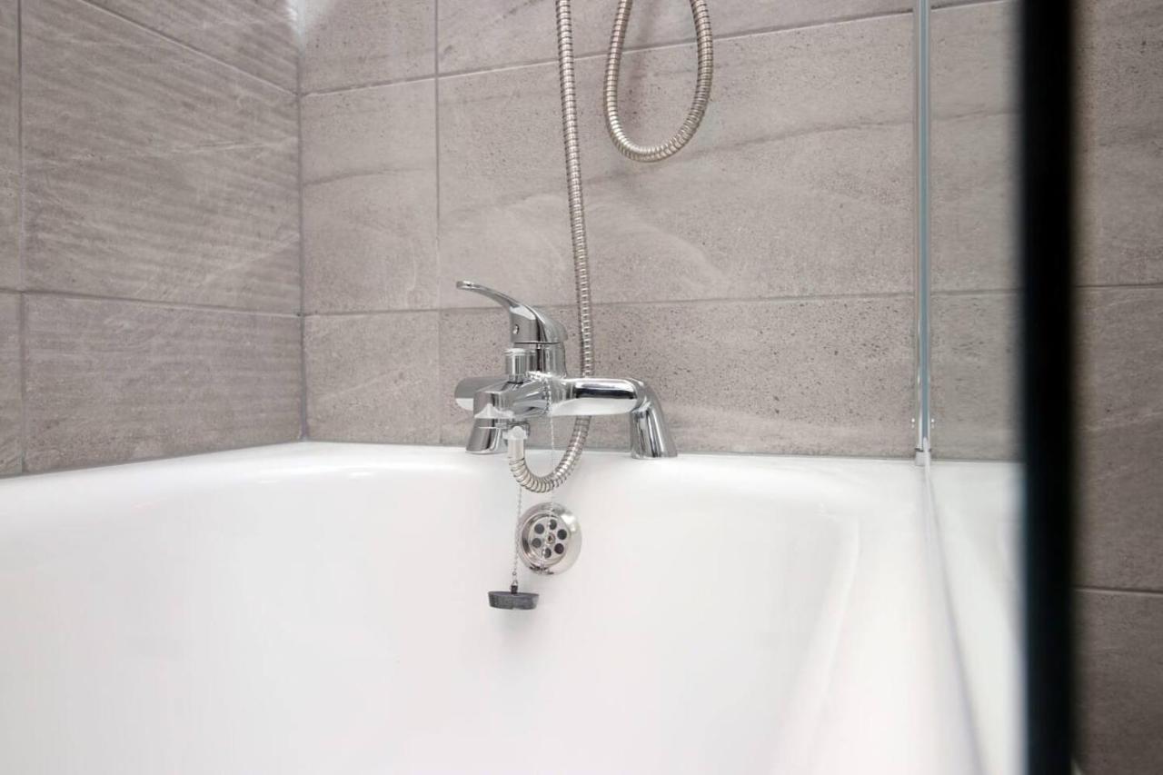 Kingsbridge Point - Cosy One Bed Apartments Near Town Centre, Swindon Kültér fotó