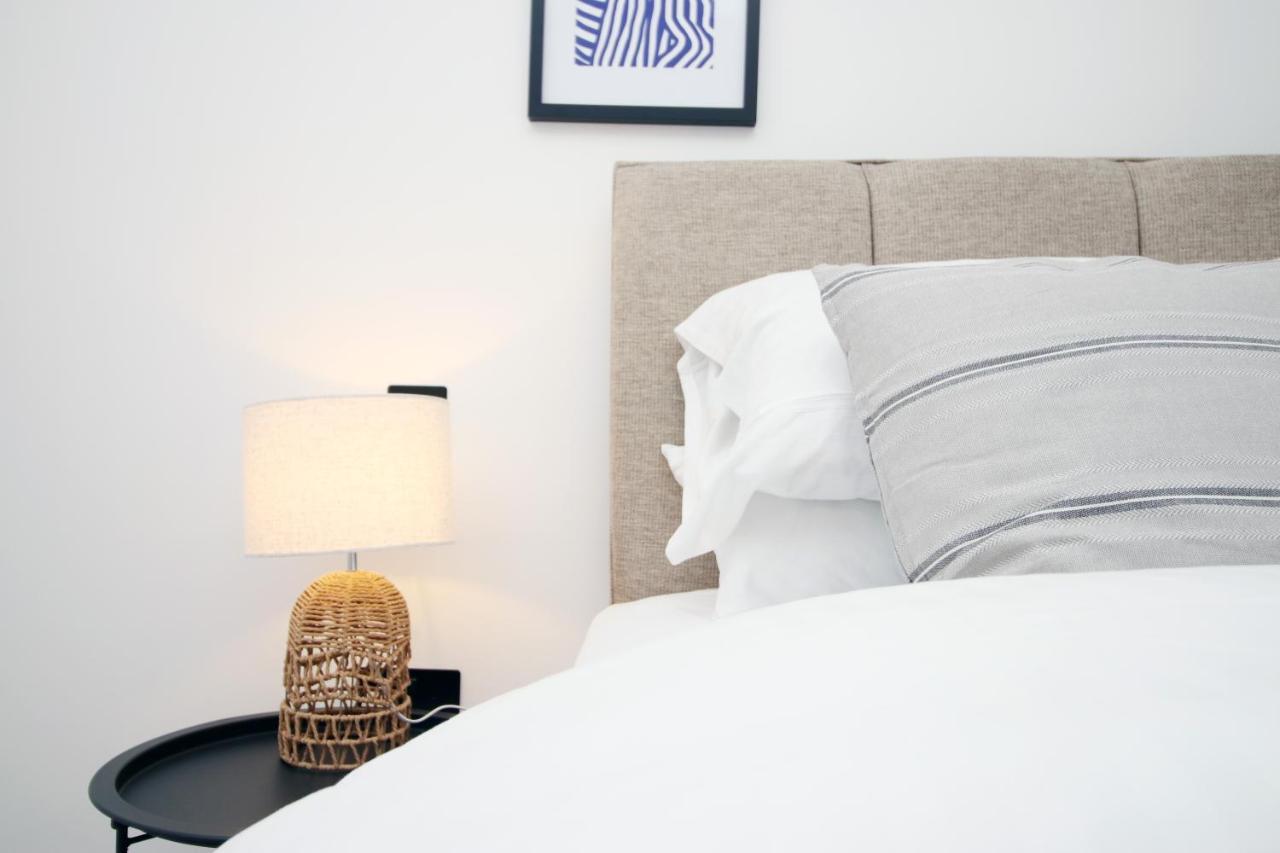 Kingsbridge Point - Cosy One Bed Apartments Near Town Centre, Swindon Kültér fotó